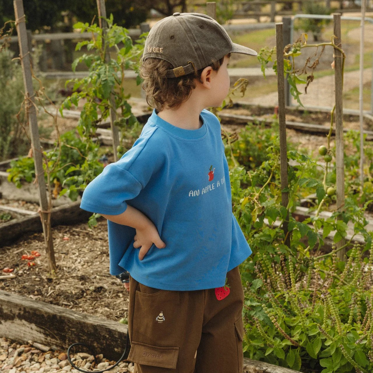 Apple Oversized Boxy Tee Bluebird