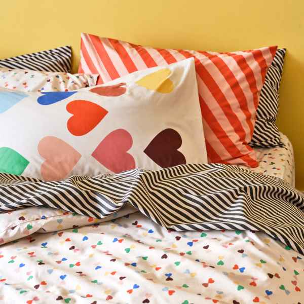 Kissing Hearts Fitted Sheet