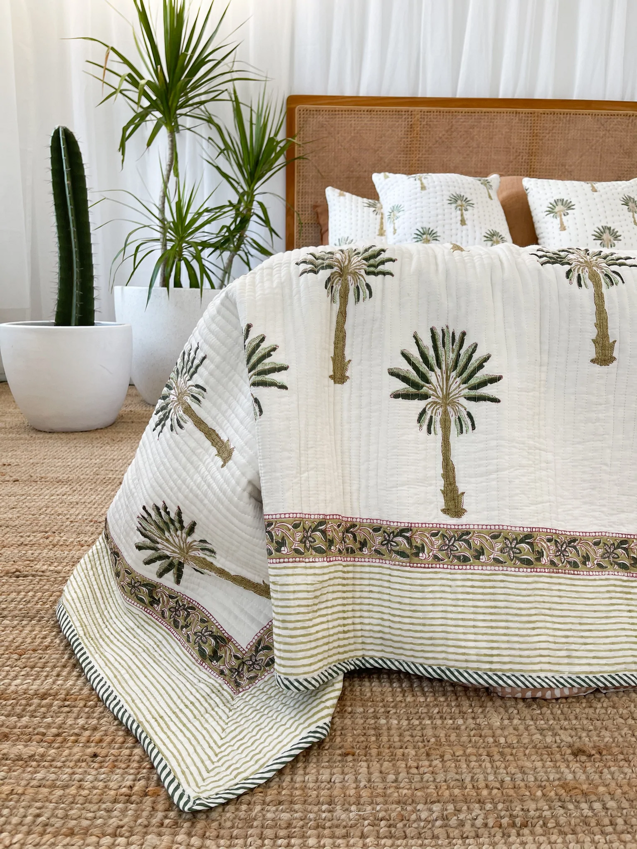 Kantha Green Palm Springs Quilt - King/Queen