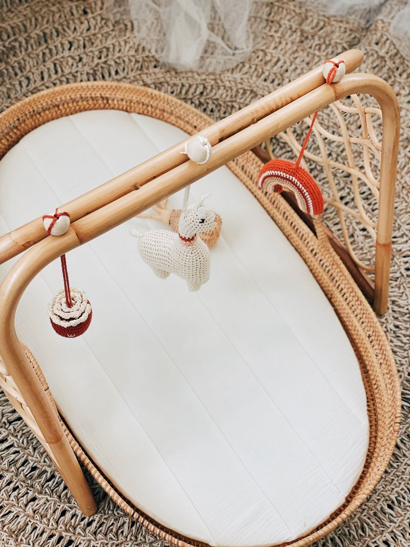 White Rattan Baby Changing Basket - White Mattress